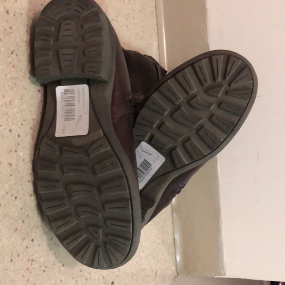 NWOT. The size is a bit smaller for me. - Picture 4 of 6